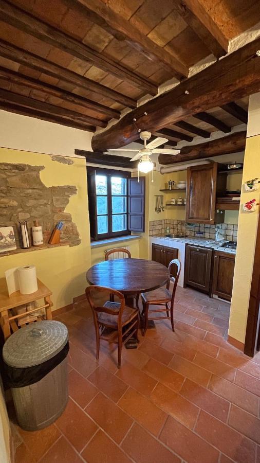 Apartamento Castello Di Gaiche Collebaldo Exterior foto